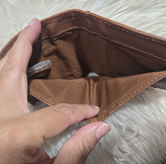 Vintage Women's Brown Leather Wallet With Side Coin Zipper - Picture 8 of 11